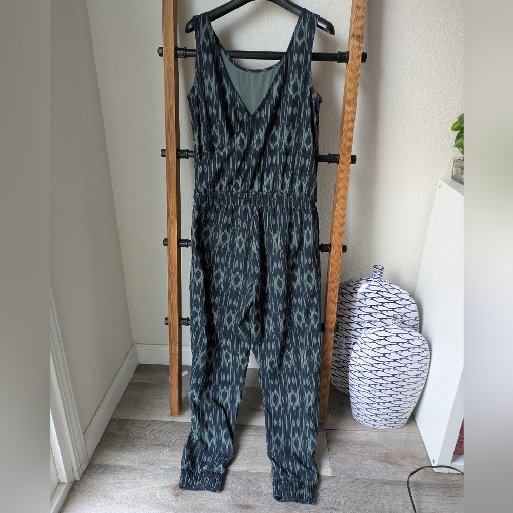 Athleta Women's Black and Green Patterned Jumpsuit - Size 2
